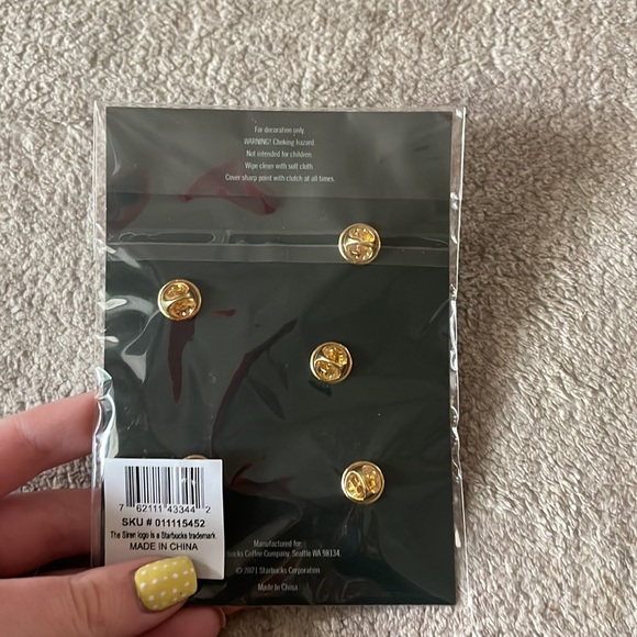 BNWT Starbucks Hawaii pins - Picture 2 of 2